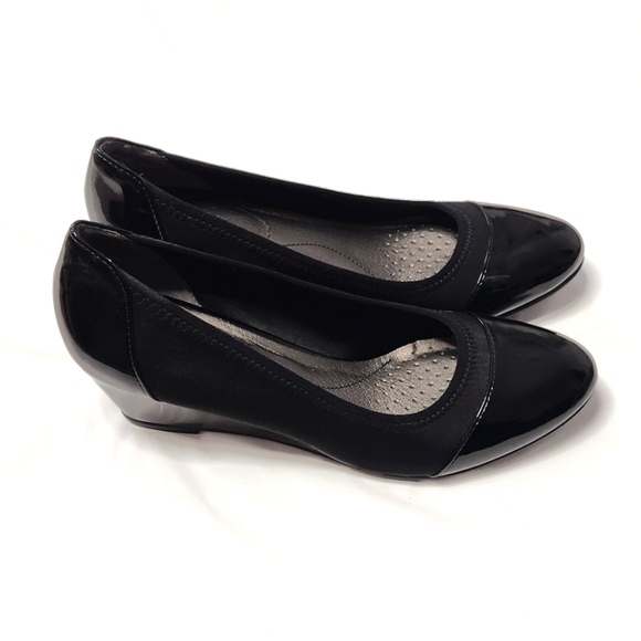 Life Stride Julianna Wedge Pump - Picture 3 of 10